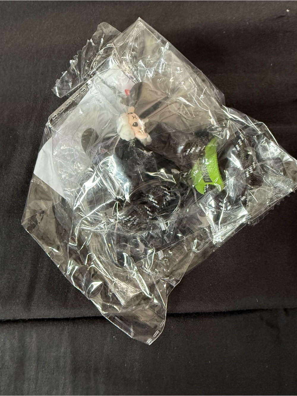 Toothless Keychain - Picture 6 of 7